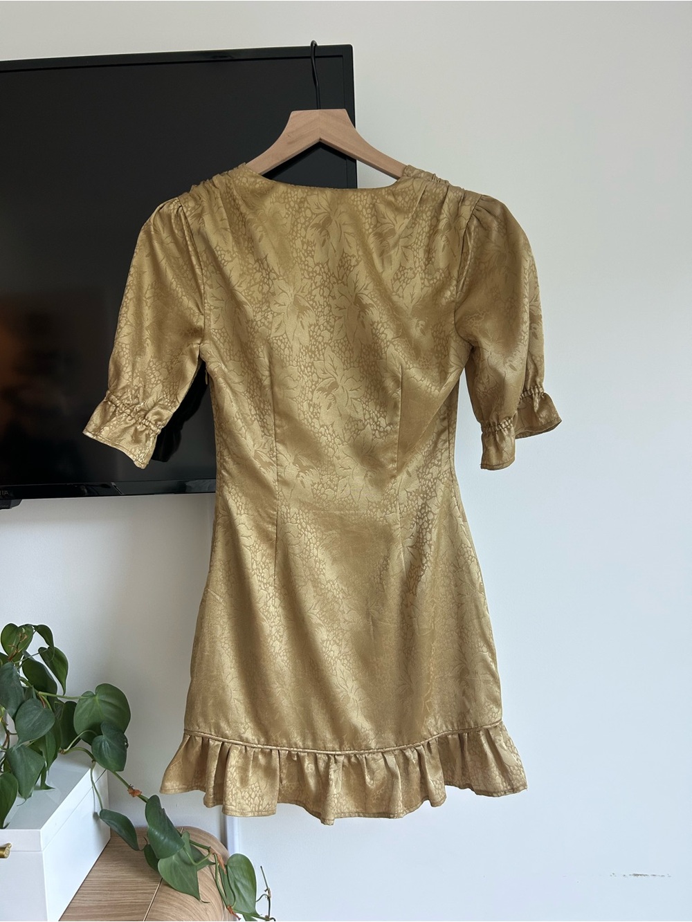 REVOLVE Shiona Mini Dress in Bronze
HOUSE OF HARLOW 1960 - Picture 2 of 6